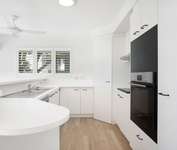 Beautifully Appointed Corner Apartment &vert; &dollar;895 Per Week - Photo 4