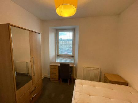 3 bedroom flat to rent - Photo 5