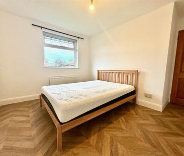 54 Circular Road, - Photo 2