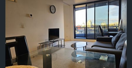 BRIGHT, SPACIOUS, FURNISHED, FLEXIBLE TERM - Photo 2