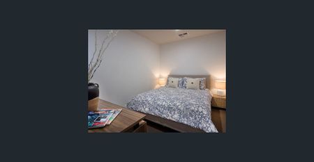 FULLY FURNISHED EXECUTIVE RENTAL! three bedroom luxury apartment situated on the 8th floor superb Parkland Views on South Tce. Short or Long Term. - Photo 3