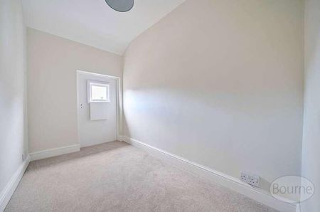 High Street, Petersfield, Hampshire, GU32 - Photo 3