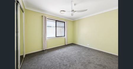 4 Bedroom + Study Home with Ducted Air Conditioning & Solar - Photo 3