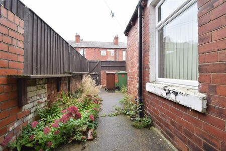 Fieldhouse Street, Wakefield - Photo 4