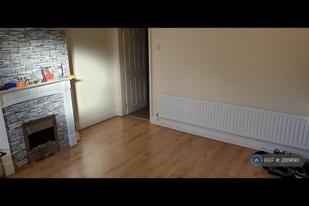 3 bedroom terraced house to rent - Photo 1
