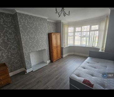 3 bedroom semi-detached house to rent - Photo 4