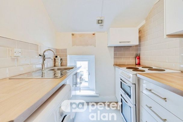 Albany Road, Roath, Cardiff - Photo 1