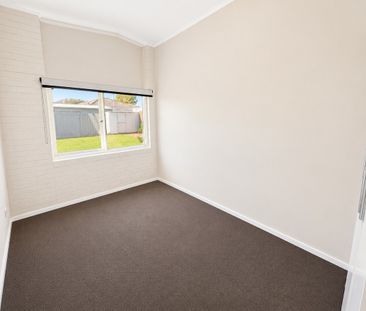 3 Bedroom Modern Home - Photo 1