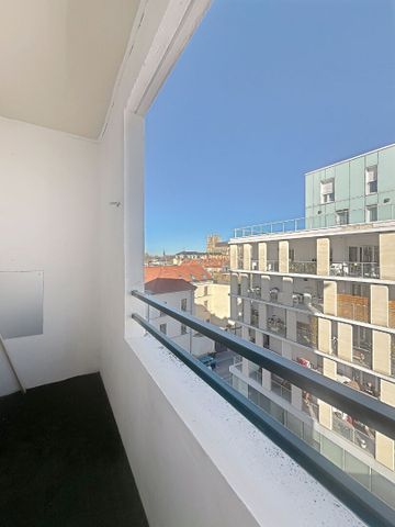 Appartement à louer - REIMS CENTRE - BVD DE LA PAIX - Photo 4