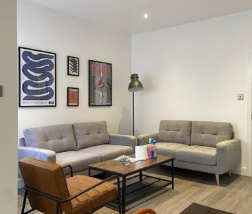 6 bedroom terraced house to rent - Photo 2