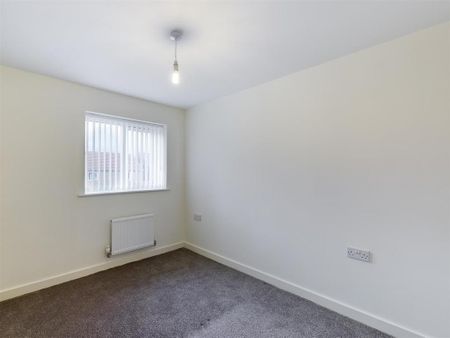 3 bedroom end of terrace house to rent - Photo 2
