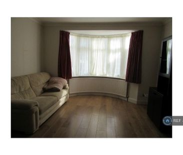 3 bedroom semi-detached house to rent - Photo 2