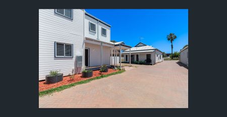 Modern Style Duplex - Photo 4