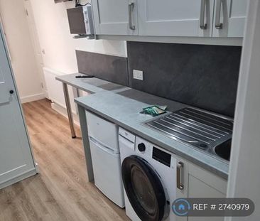 Studio to rent - Photo 6