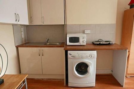 Longbridge Road, Dagenham, RM8 - Photo 2