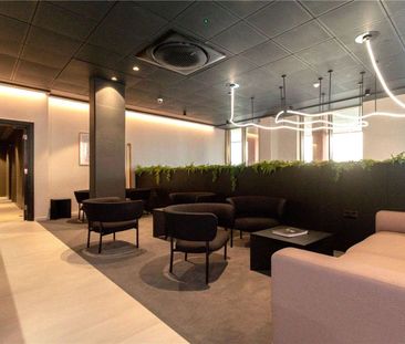 Fully Furnished Two Double Bedroom Apartment with an allocated park... - Photo 3