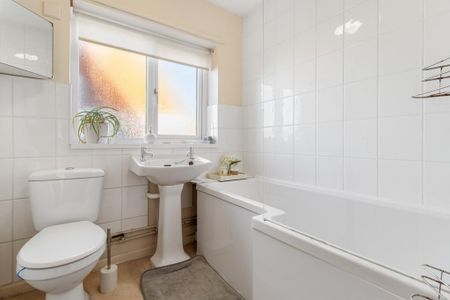 6 bedroom semi-detached house to rent - Photo 5