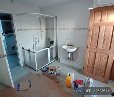 3 bedroom terraced house to rent - Photo 3