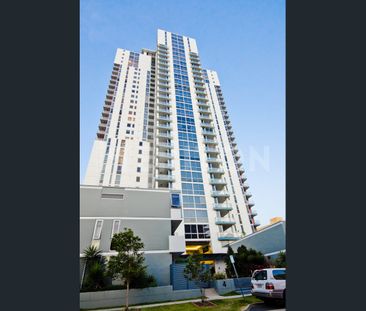 Spacious Apartment in Premium Southport Location - Photo 6