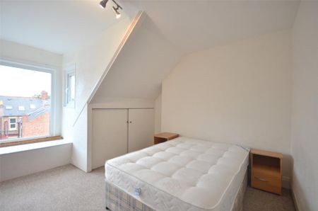 3 bedroom apartment to rent - Photo 4