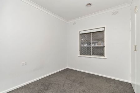 Fantastic Central Location - Photo 4