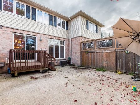 For Lease - 3275 Stalybridge Drive Unit# 19, Oakville, Ontario - Photo 3