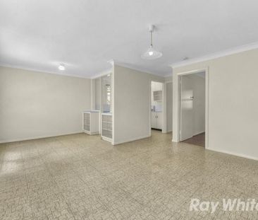 Spacious unit in great location! - Photo 2