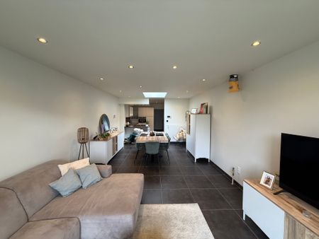 BURST - Gerenoveerde rijwoning met garage. - Foto 4