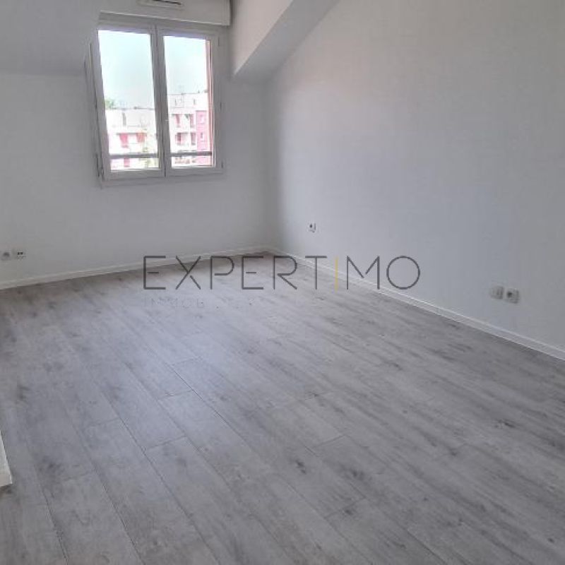 Appartement T2 de 53 m2 Idéalement placé Val de Reuil - Photo 2