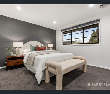 Grand Living in a Spacious Home - Photo 4