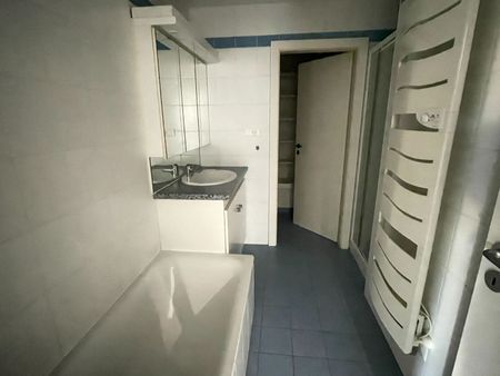 Location Appartement 2 pièces 70m² - Photo 2