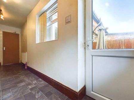 5 bedroom terraced house to rent - Photo 4