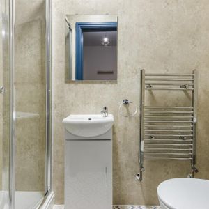 1 bedroom semi-detached house to rent - Photo 3