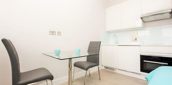 Studio to rent - Photo 2