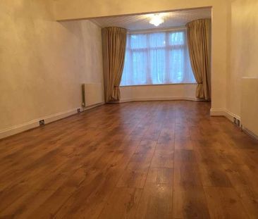 Gyles Park, Stanmore, HA7 - Photo 3