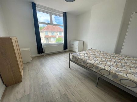 9 bedroom semi-detached house to rent - Photo 4