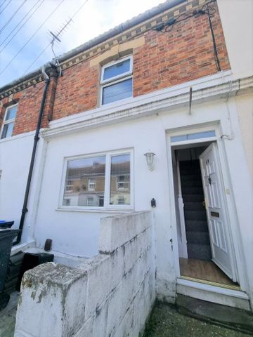 3 bedroom terraced house to rent - Photo 4
