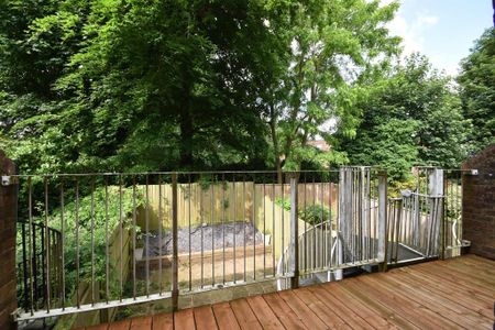 4 bedroom townhouse to rent - Photo 4