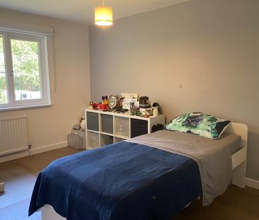 5 Bed Semi-Detached House, Reynolds Way, CR0 - Photo 3