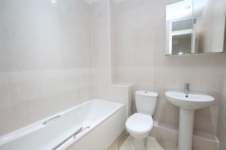 Balcombe Road, Peacehaven - Photo 5