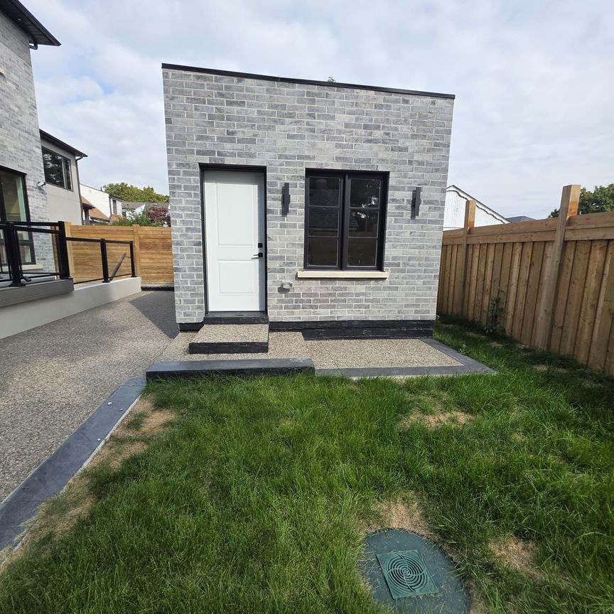 For Lease - 247 Alderbrae Avenue Unit# Garden Suite, Toronto, Ontario - Photo 1