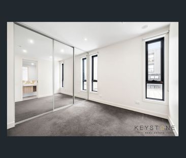 SPACIOUS BRIGHT OPEN PLAN LIVING! - Photo 2