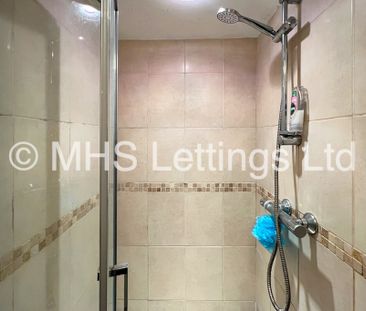 6 Bedroom Mid Terraced House for rent in Ash Road - Photo 3