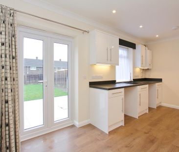 2 bedroom semi-detached house to rent - Photo 4