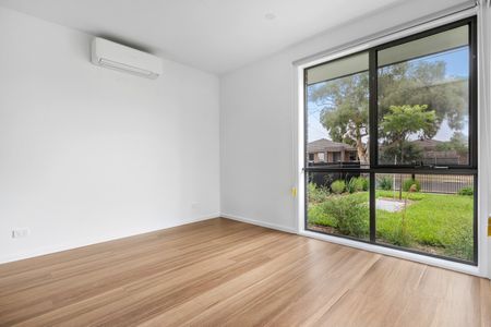 24A Wonganella Drive, Keilor East VIC 3033 - Photo 2