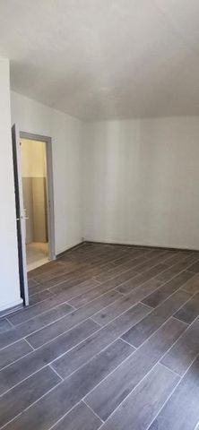 Location Appartement 2 pièces 50m² PERPIGNAN 66000 - Photo 5