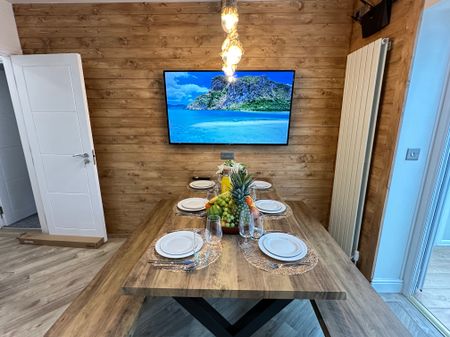 Luxury Rooms in Northeast Bristol - Shared Room 3 - Photo 5