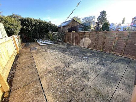 3 bedroom terraced house to rent - Photo 5