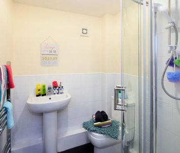 3 bedroom apartment to rent - Photo 6