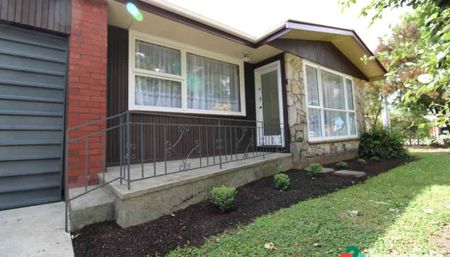 Cozy Cul de Sac on Kellys - Photo 2